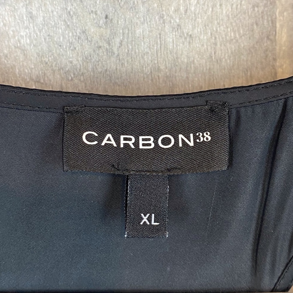 Carbon 38 Satin Asymmetrical Hem Tank in Black Size XL. - Picture 6 of 8